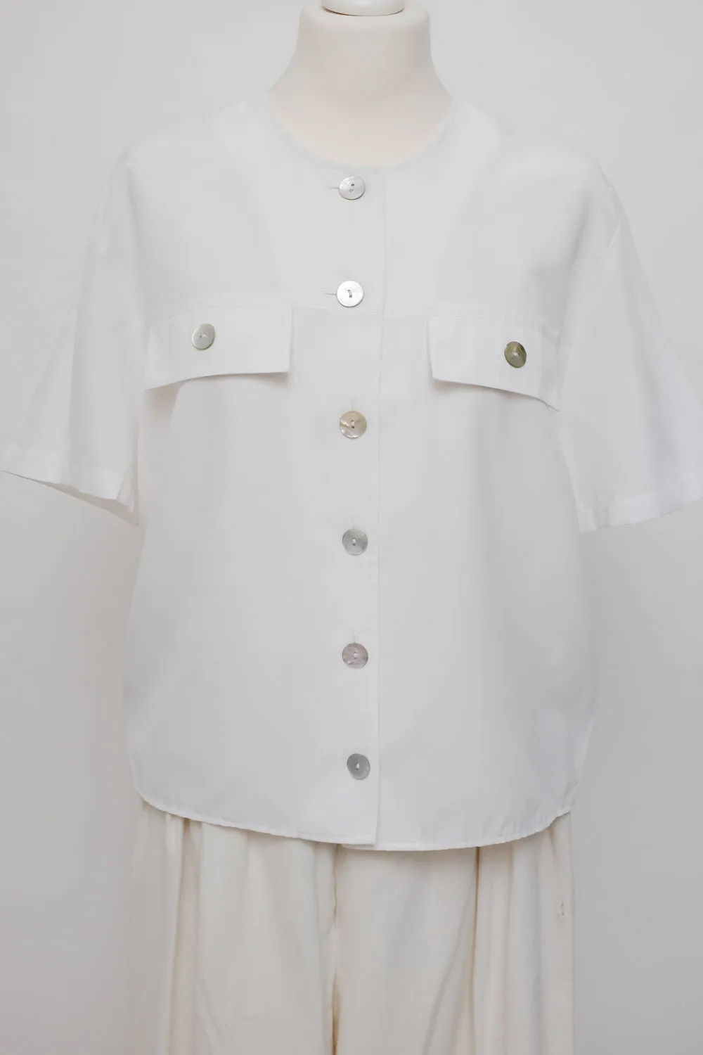 0055_CROP OVERSHIRT WITH MOTHER OF PEARL BUTTONS